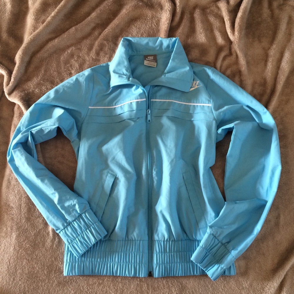 🍀 Nike sportswear lined jacket! 💪🏻💕